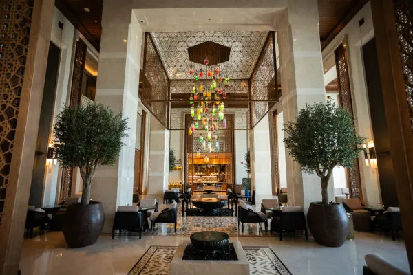 Mandarin Oriental Main Chandelier 3